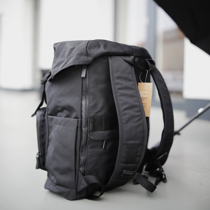 UQ-VAULT RECORD BAG